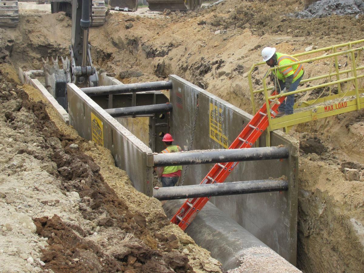 Ohio construction crew using trencher on jobsite